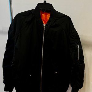 & Other Stories, Black Bomber